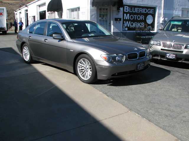 2004 BMW 7 Series